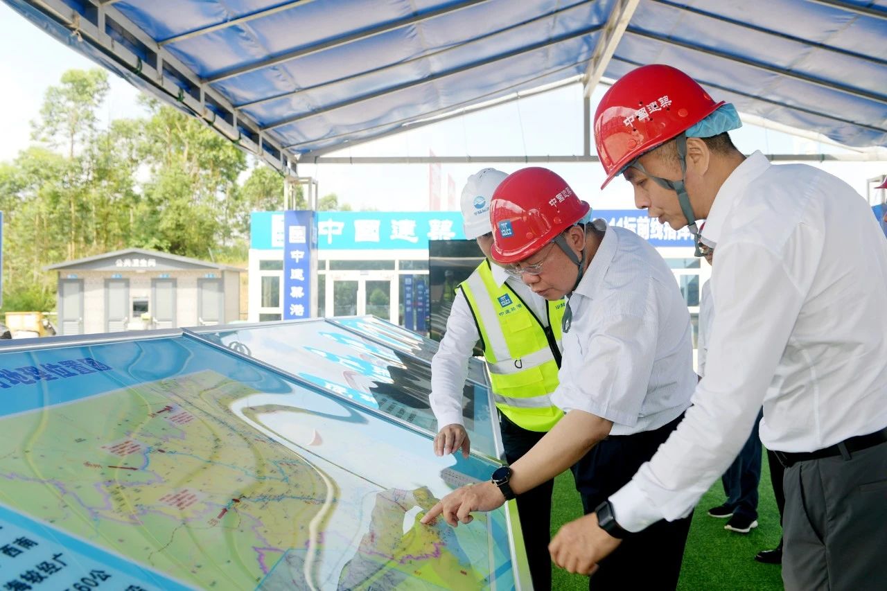 郑基层222.jpg 郑基层222.jpg